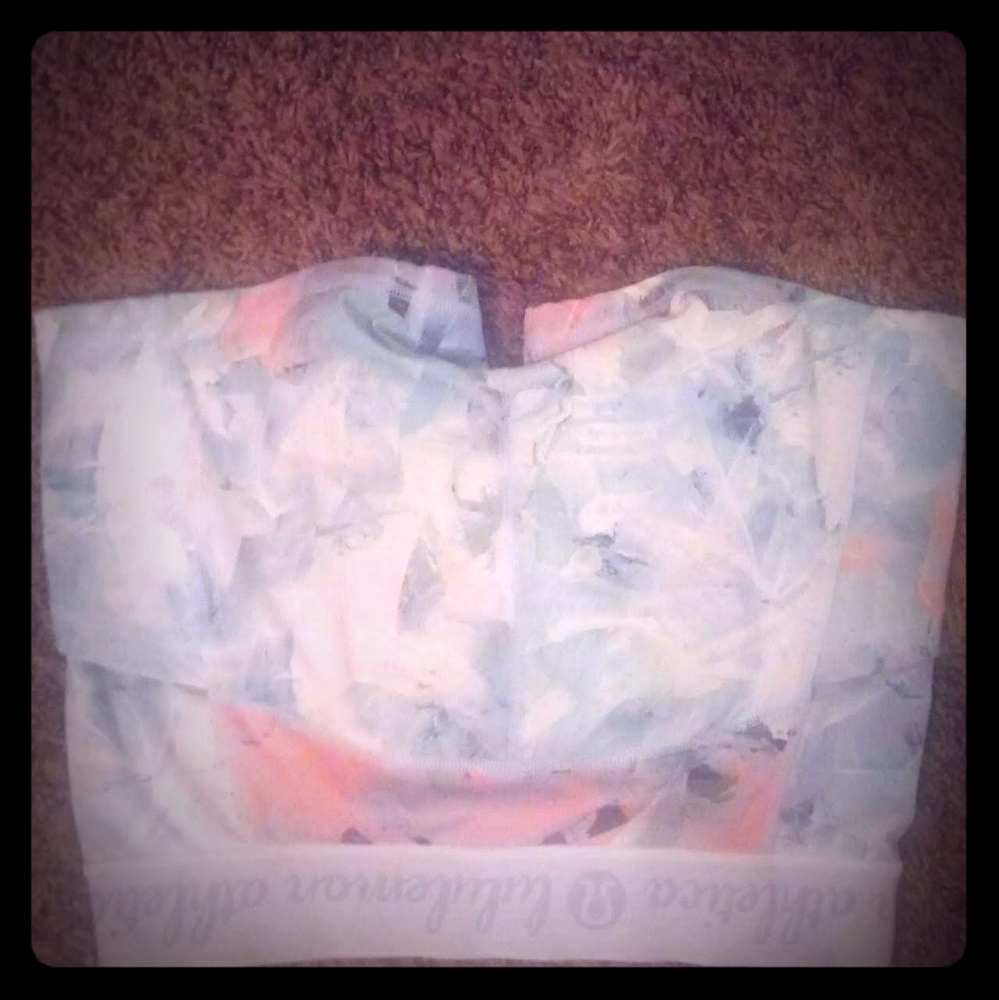 Lululemon items.